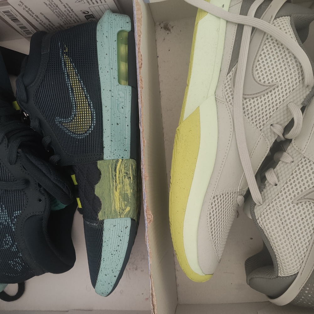 Nike Sneakers in Black and Yellow